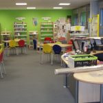 محادثة فرنسية داخل المكتبة 1