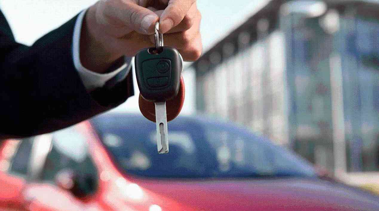 محادثة فرنسية حول اقتراض سيارة ١